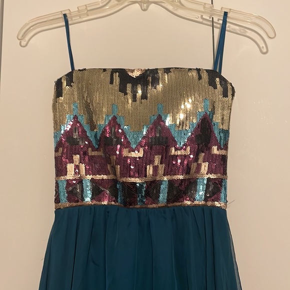 Dress - Picture 2 of 5